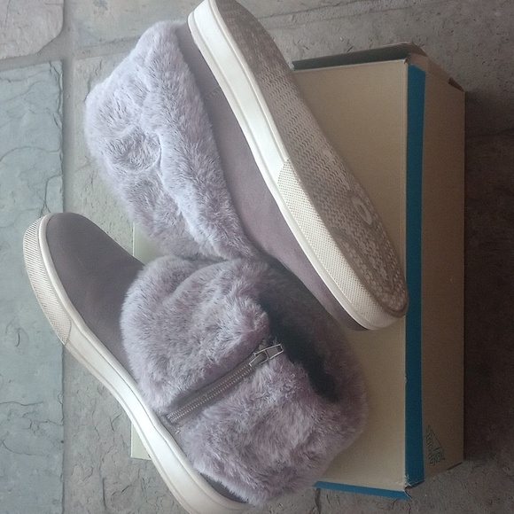 PRICE🔽 Thereabouts Cape Grey Boots - Picture 2 of 5